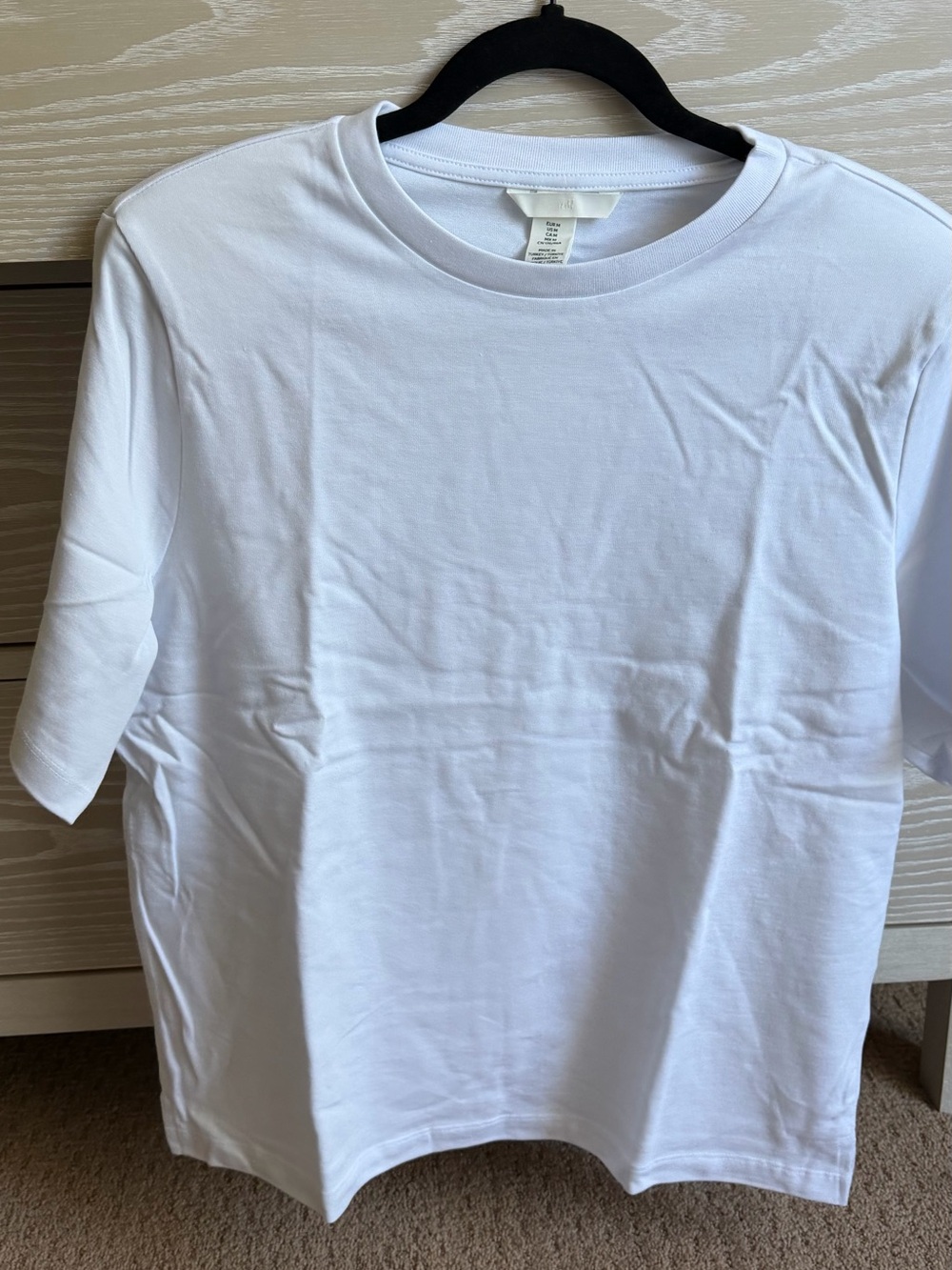 H&M White Short Sleeve Crewneck Tee